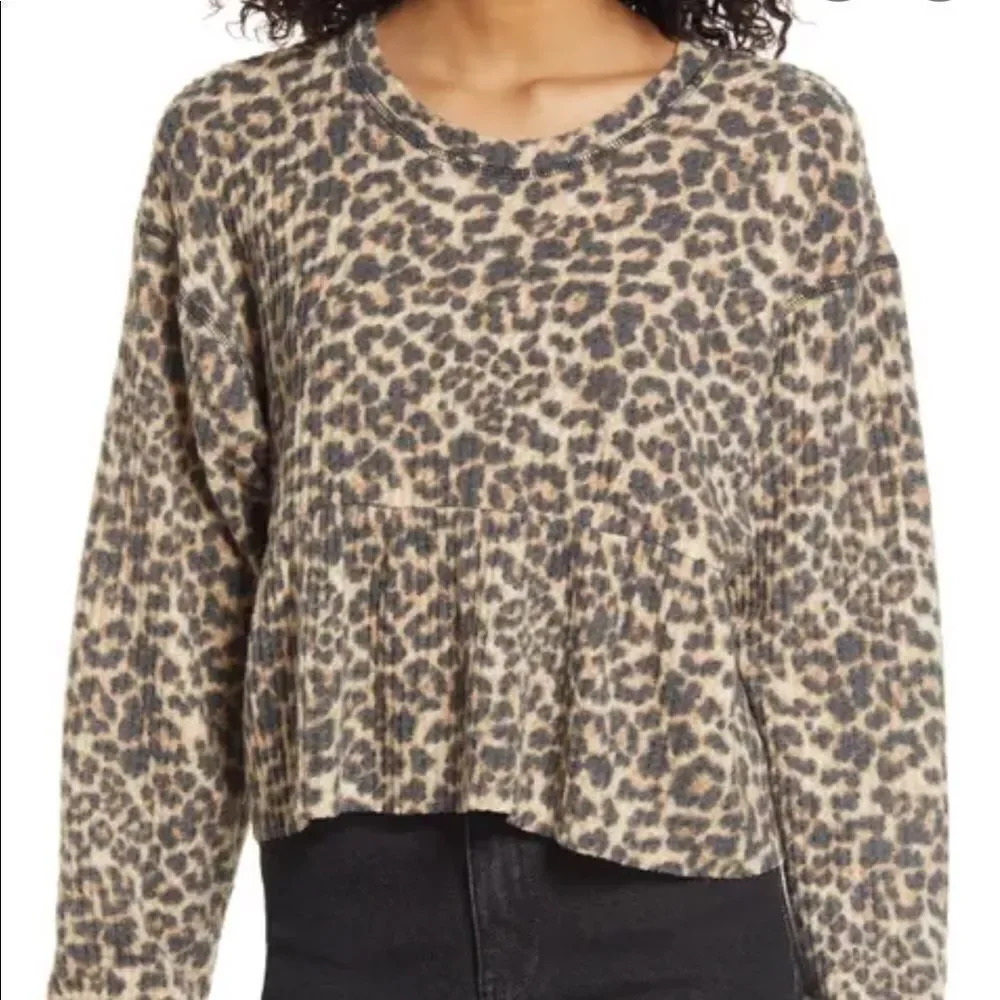 NWT La La Land Leopard Print Long Sleeve Sweater